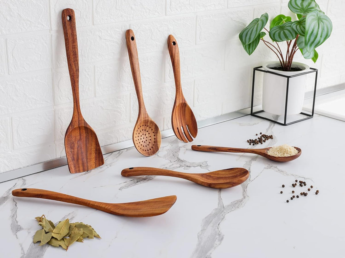 Zulay Kitchen 6-Piece Wooden Cooking Spoons Set – Heat-Resistant, Smooth Teak Utensils with Comfort Grip – Lightweight & Durable – Easy to Clean, Perfect for Non-Stick Cookware